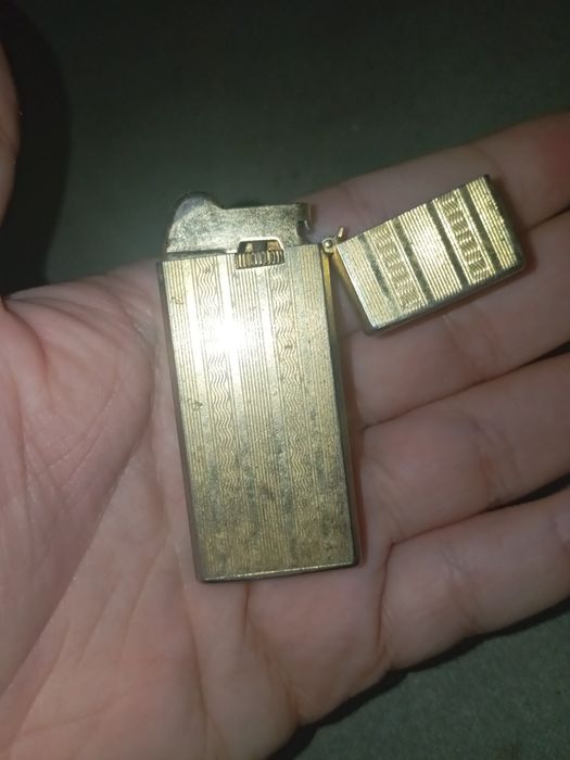 Isqueiro com marca n sei se funciona
