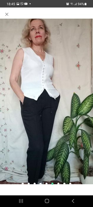 Легкий   жилєт из віскози бренду HM