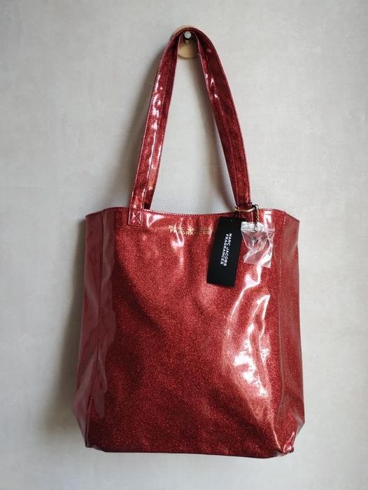 Marc jacobs fragrances сумка шопер червона в глітери