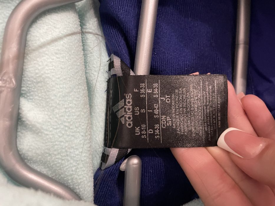 Продам оригинальную куртку Adidas