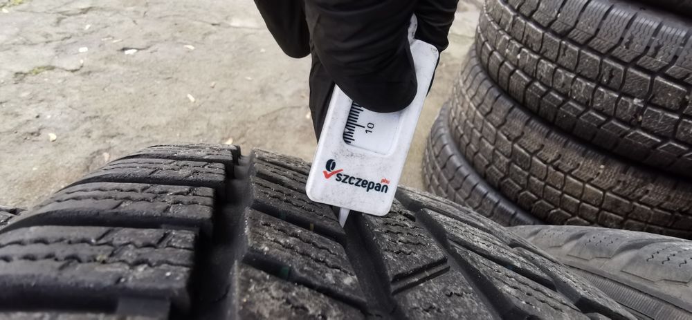 4 x Toyo Snowprox 235/50/19 103V