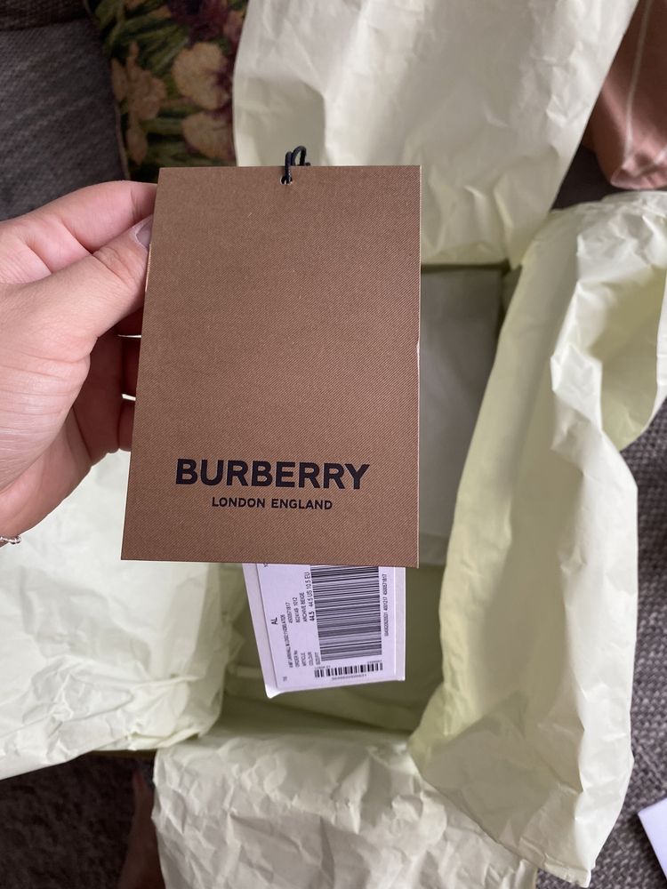 Коробка Burberry