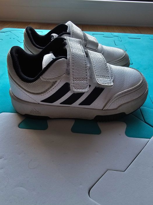 Buty chłopięce Adidas rozmiar 24