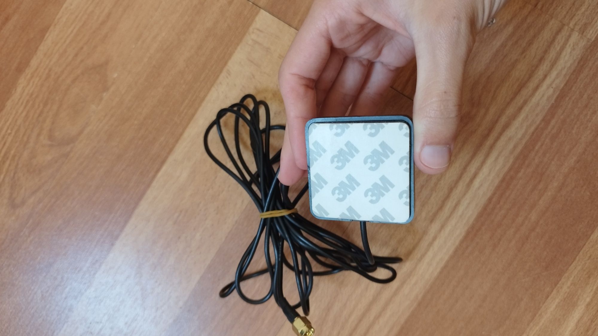 GPS para carro com adaptador.