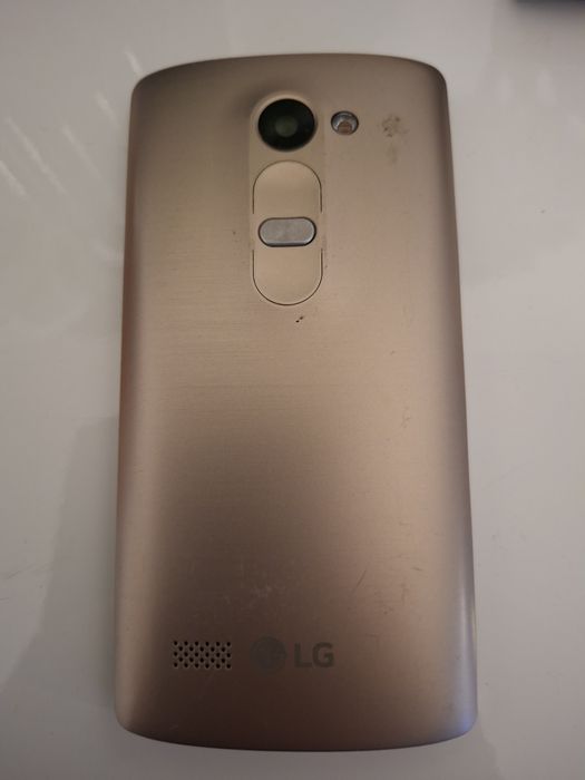 Telefon LG Leon 4
