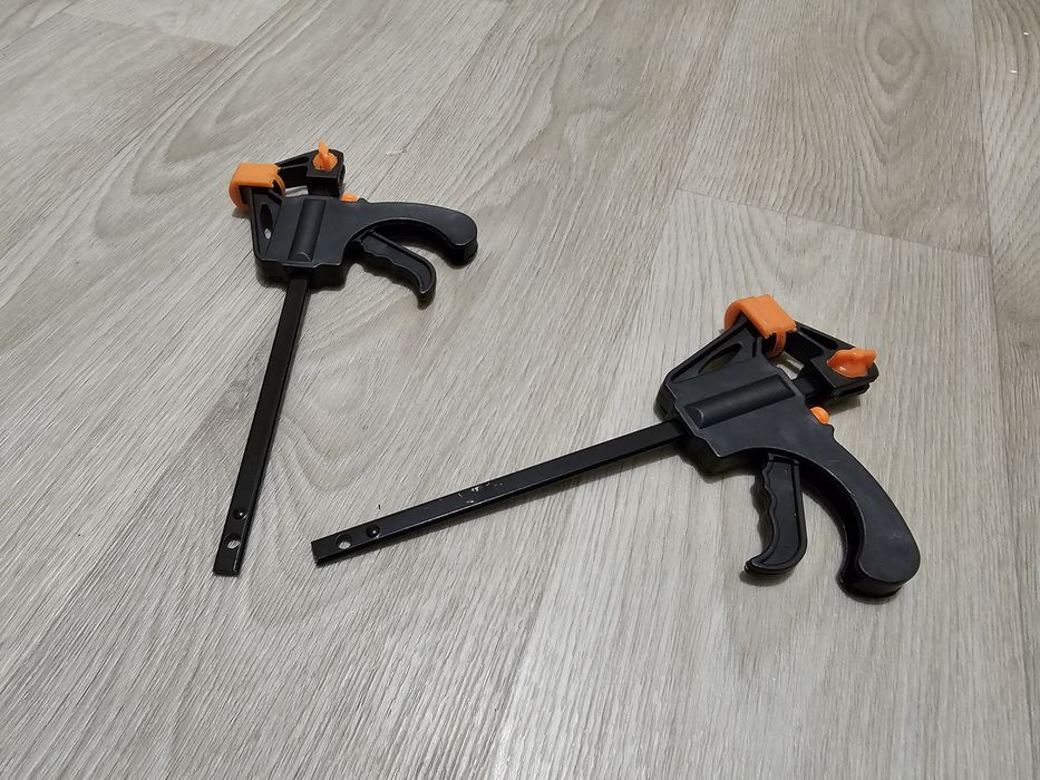 Струбцина швидкозатискна/Затискач