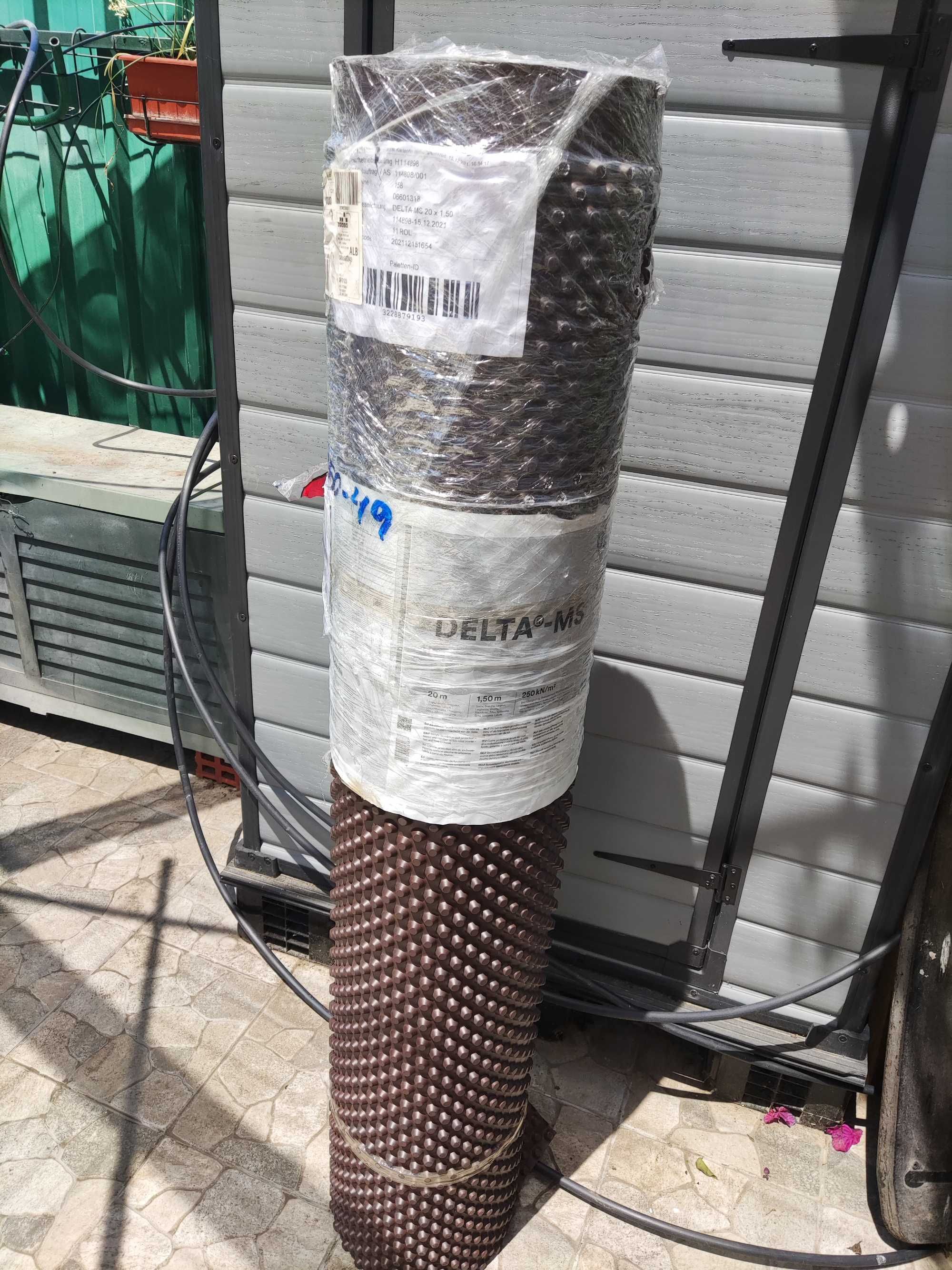 Rolo para isolamento para piscina enterrada, fundações, etc