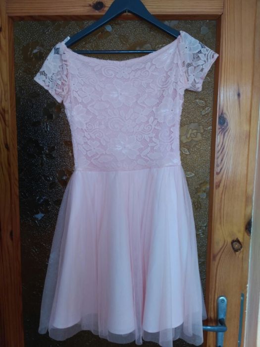 Koronkowa sukienka S