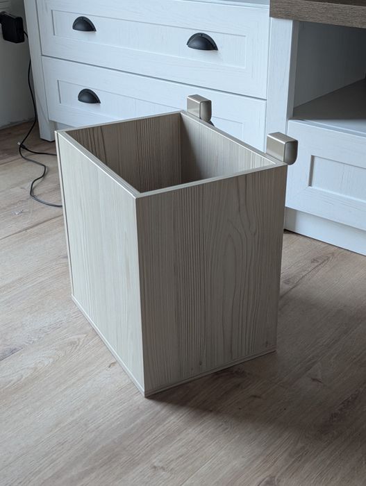 Vox Stige - skrzynka wisząca