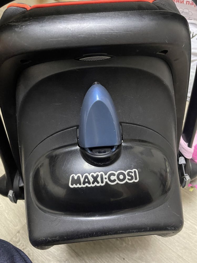 Автокресло Maxi cosi