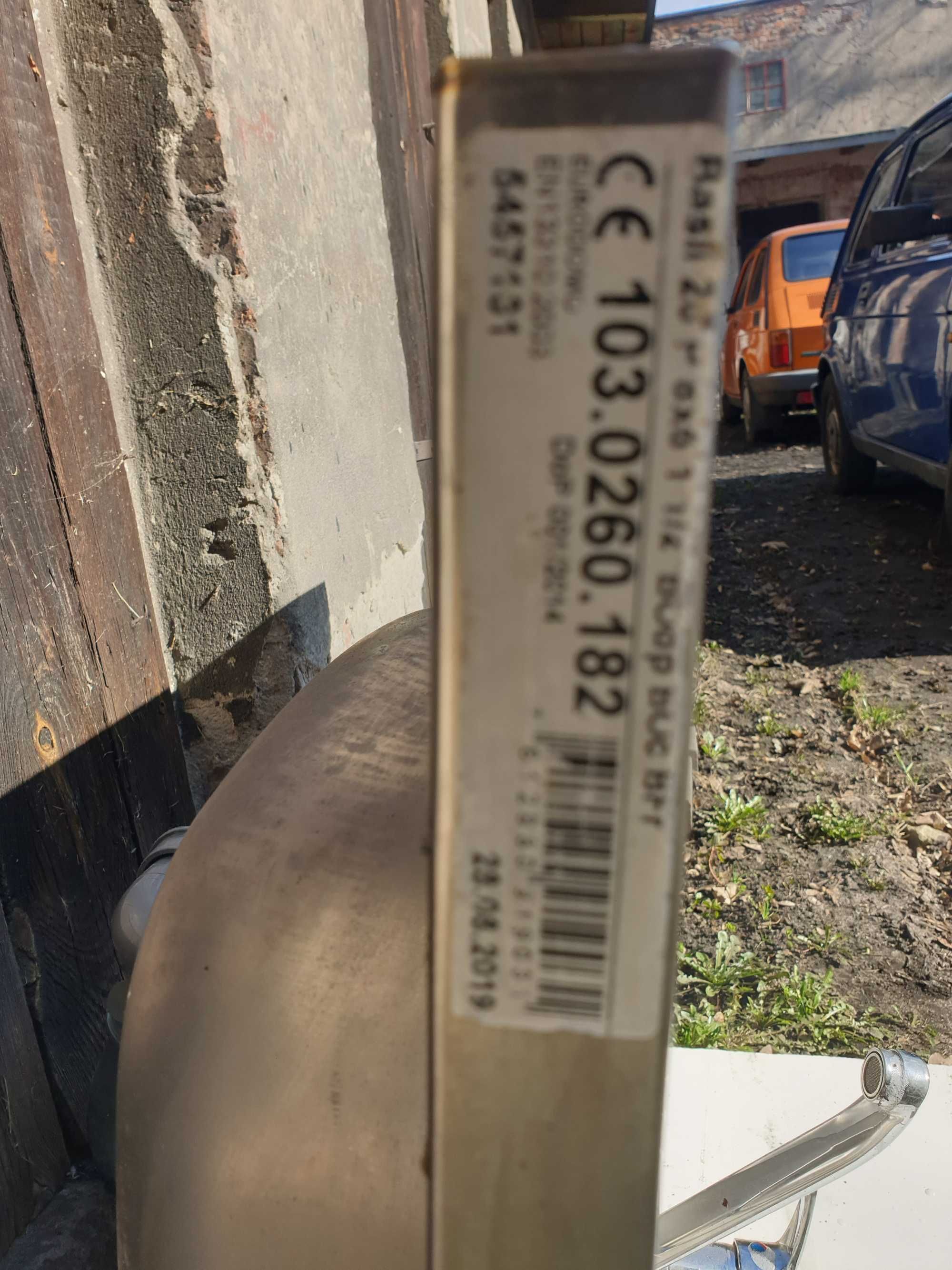 Zlew z Kranem oraz odpływem zamontowanym