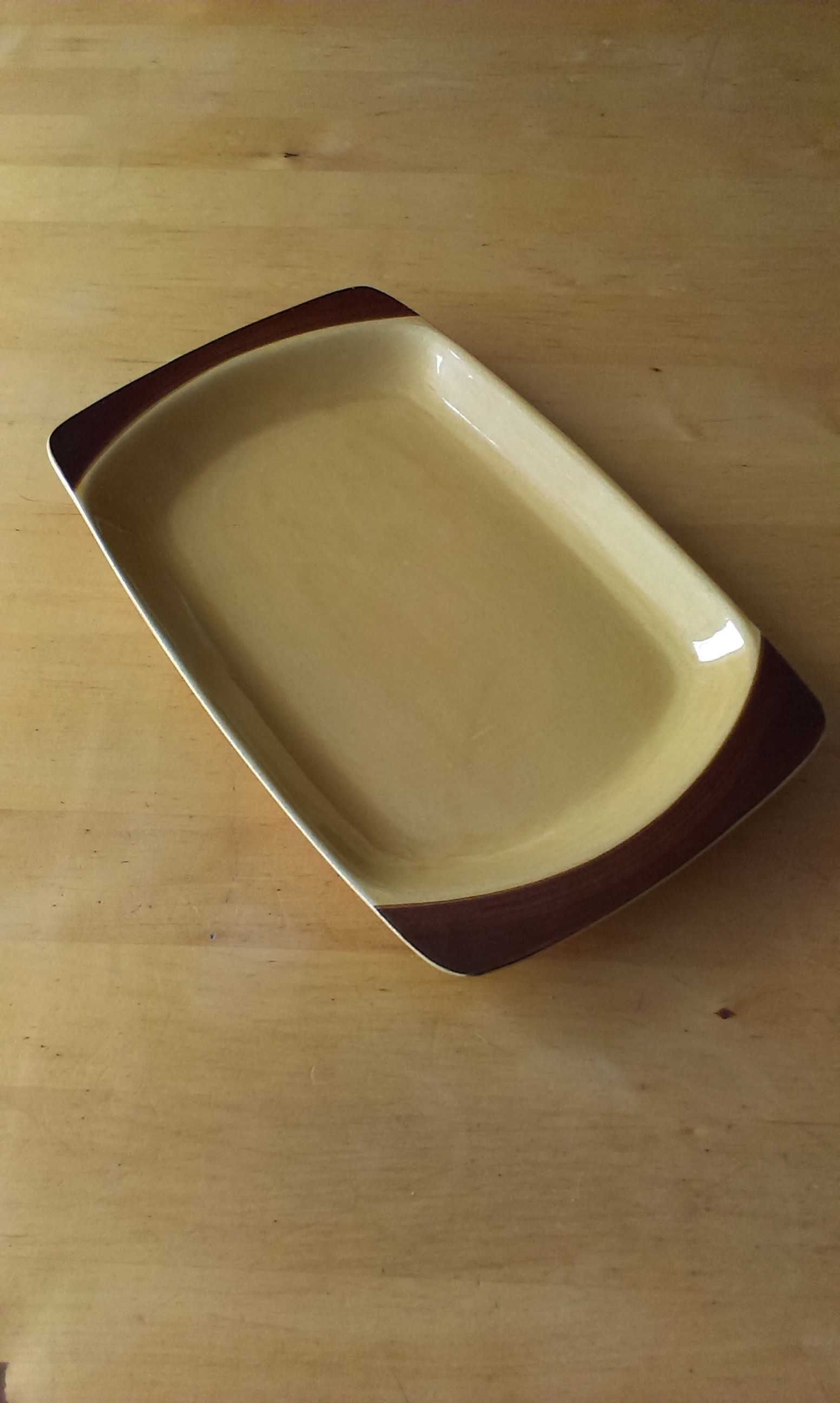 Brązowy prostokątny porcelitowy półmisek Heike, GDR.