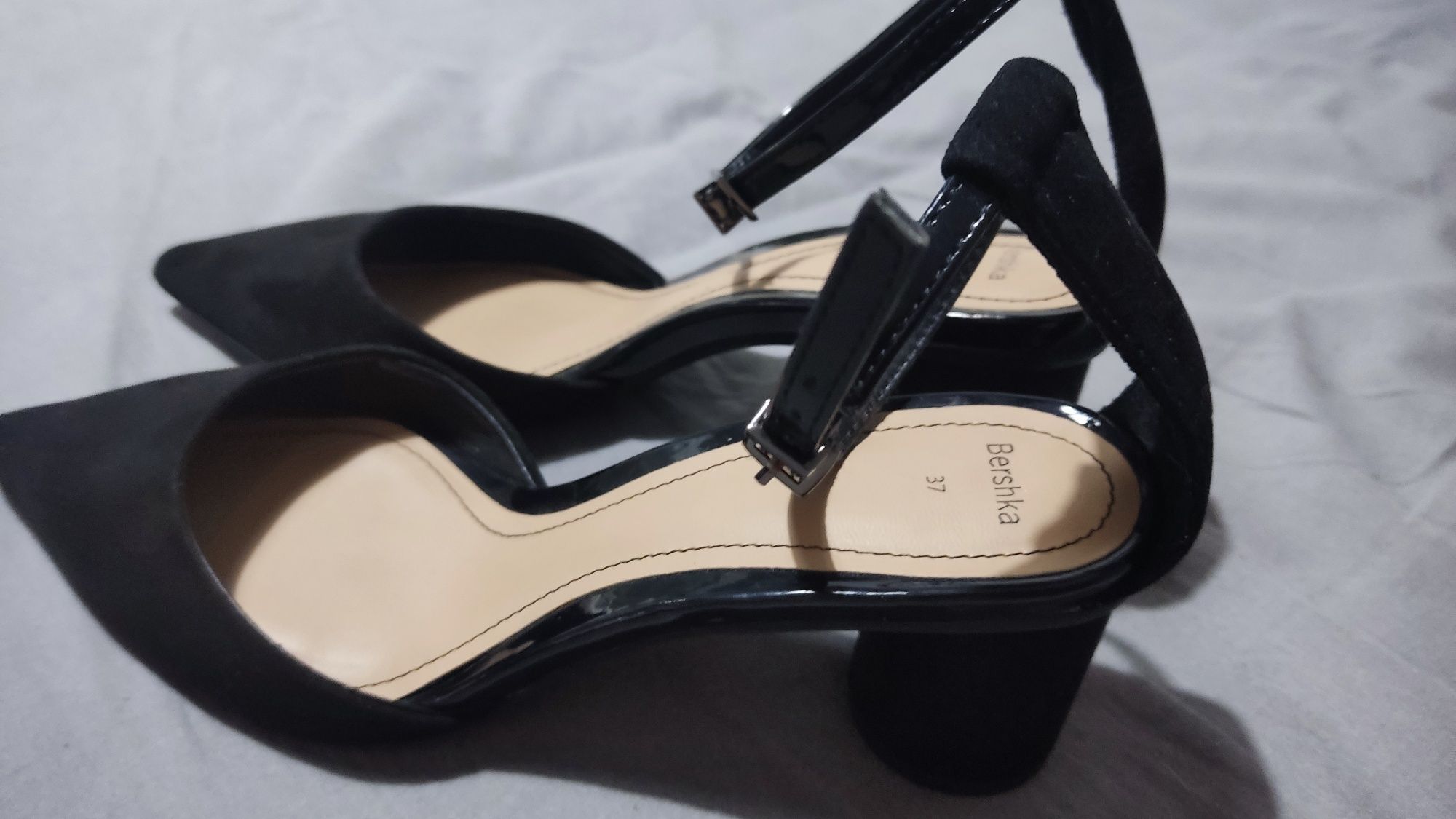 Sapatos Bershka praticamente novos Tam. 37