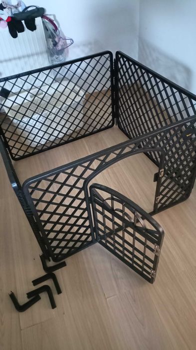 Sprzedam kojec do Małego psa plastikowy