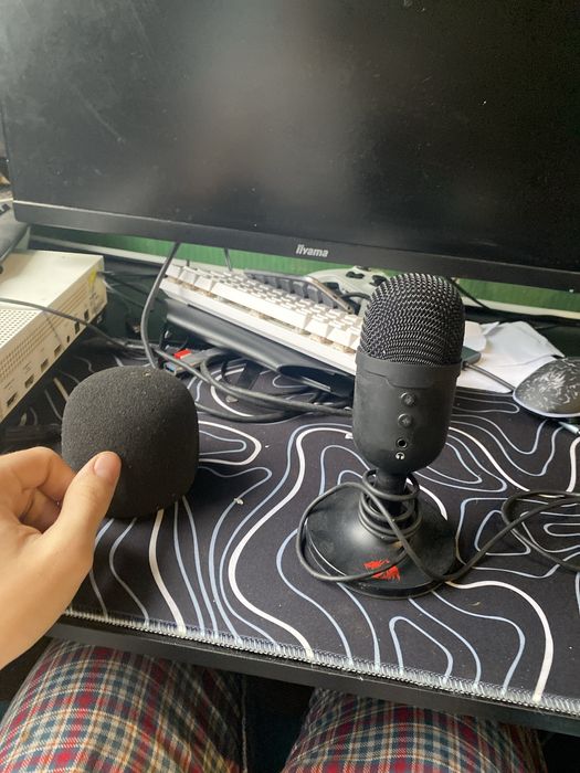 Mikrofon z zesztawem