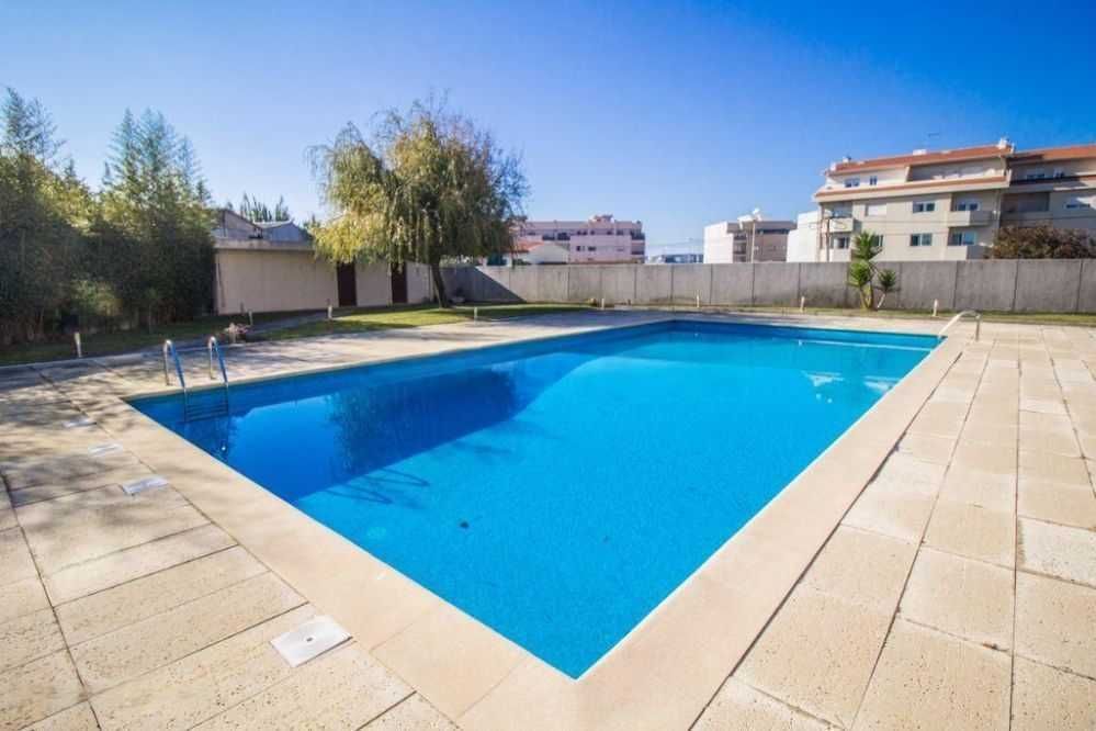 Excelente T2 com Piscina e Vista Mar – S. Félix da Marinha, Gaia
