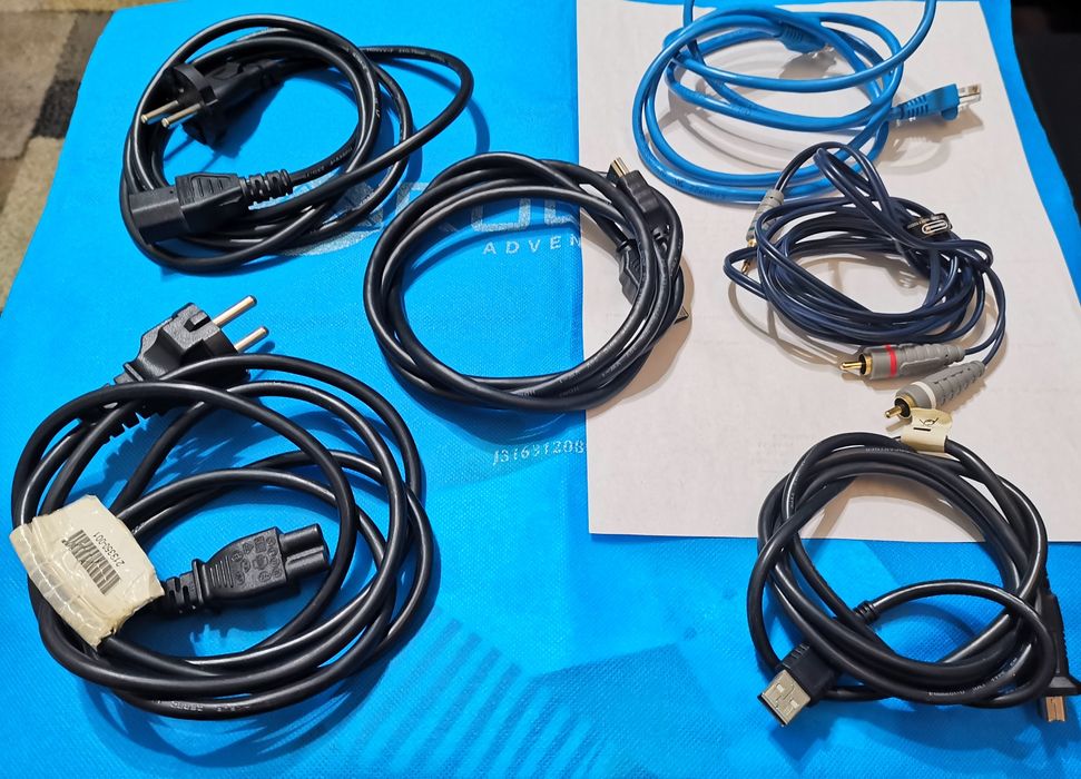 Cabos VÍDEO HDMI, Audio, Corrente e Internet