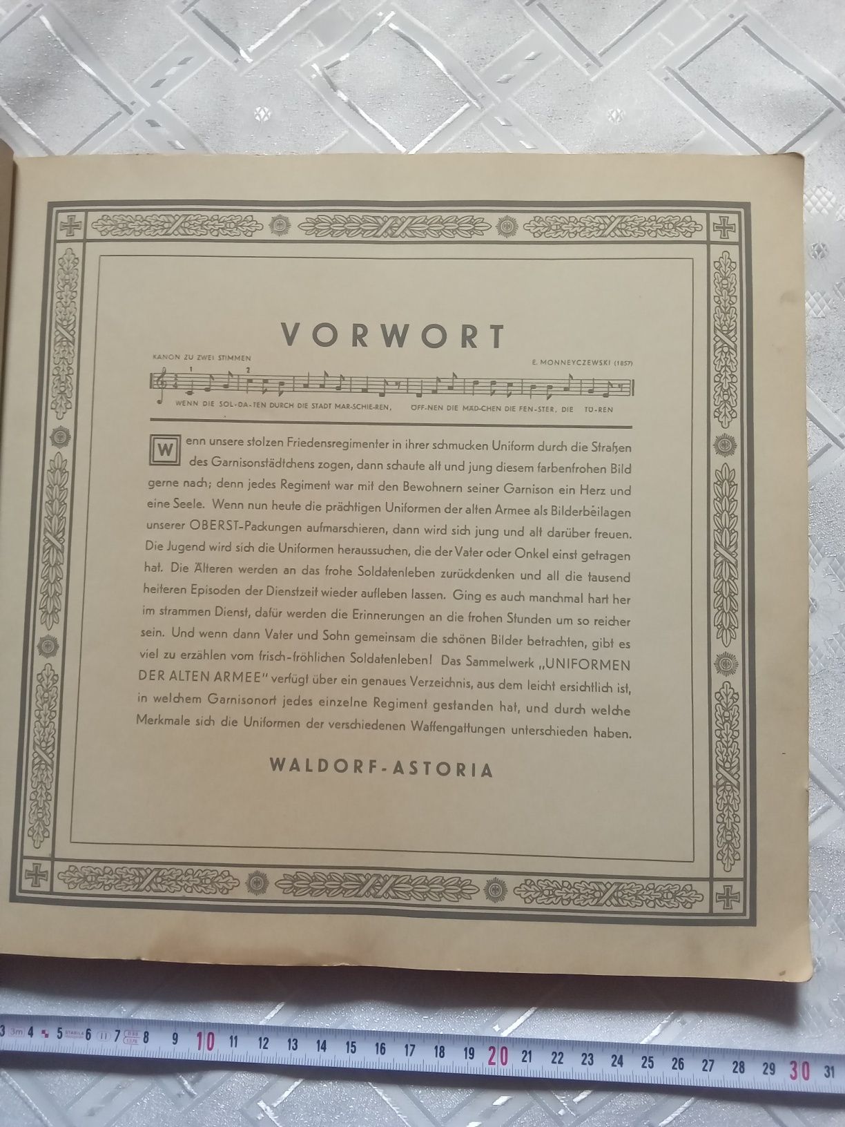 Waldorf Astoria album kolekcjonerski,umundurowanie