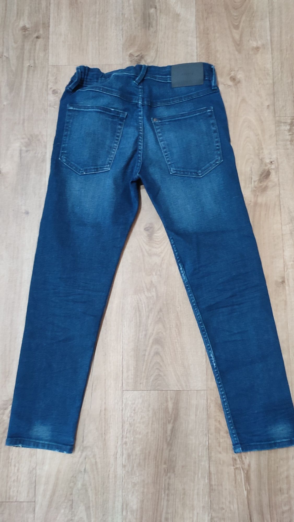 Jeansy Joggery chłopięce r 140