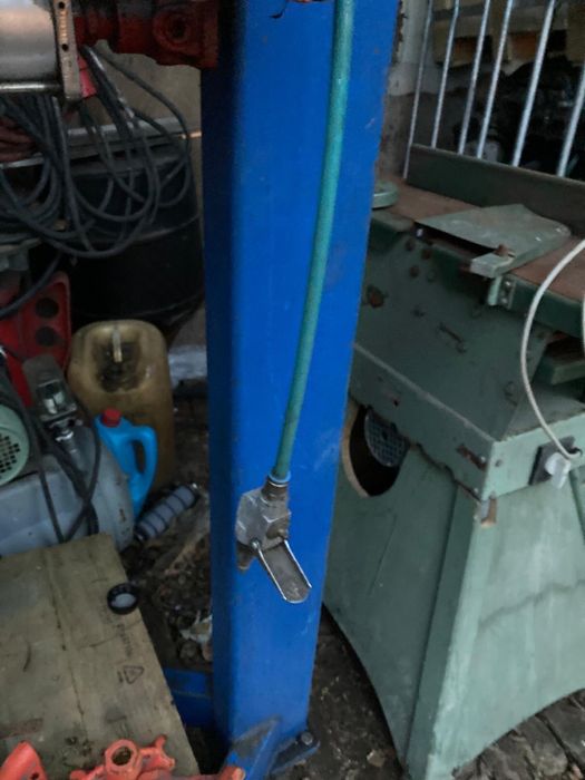 Gietarka rur hydrauliczno pnelnomatyczna