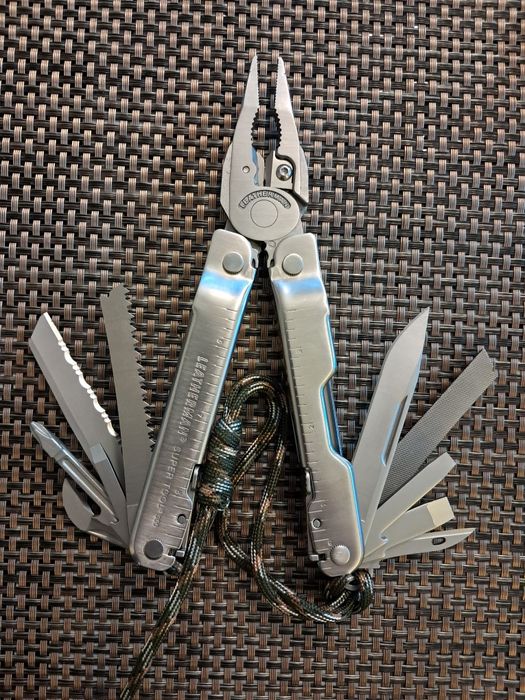 Мультитул Leatherman Super Tool 300 silver