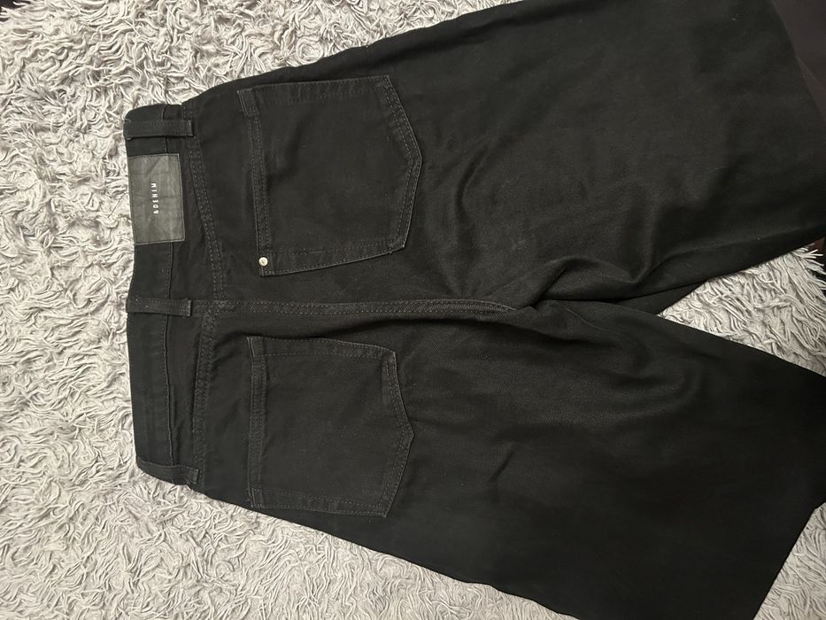 Чорні джинси