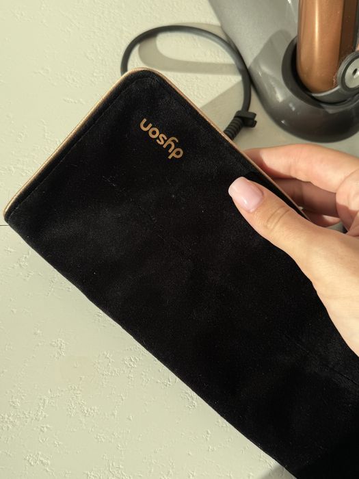 Продаю плойку дайсон повністью нову, повна комплектація