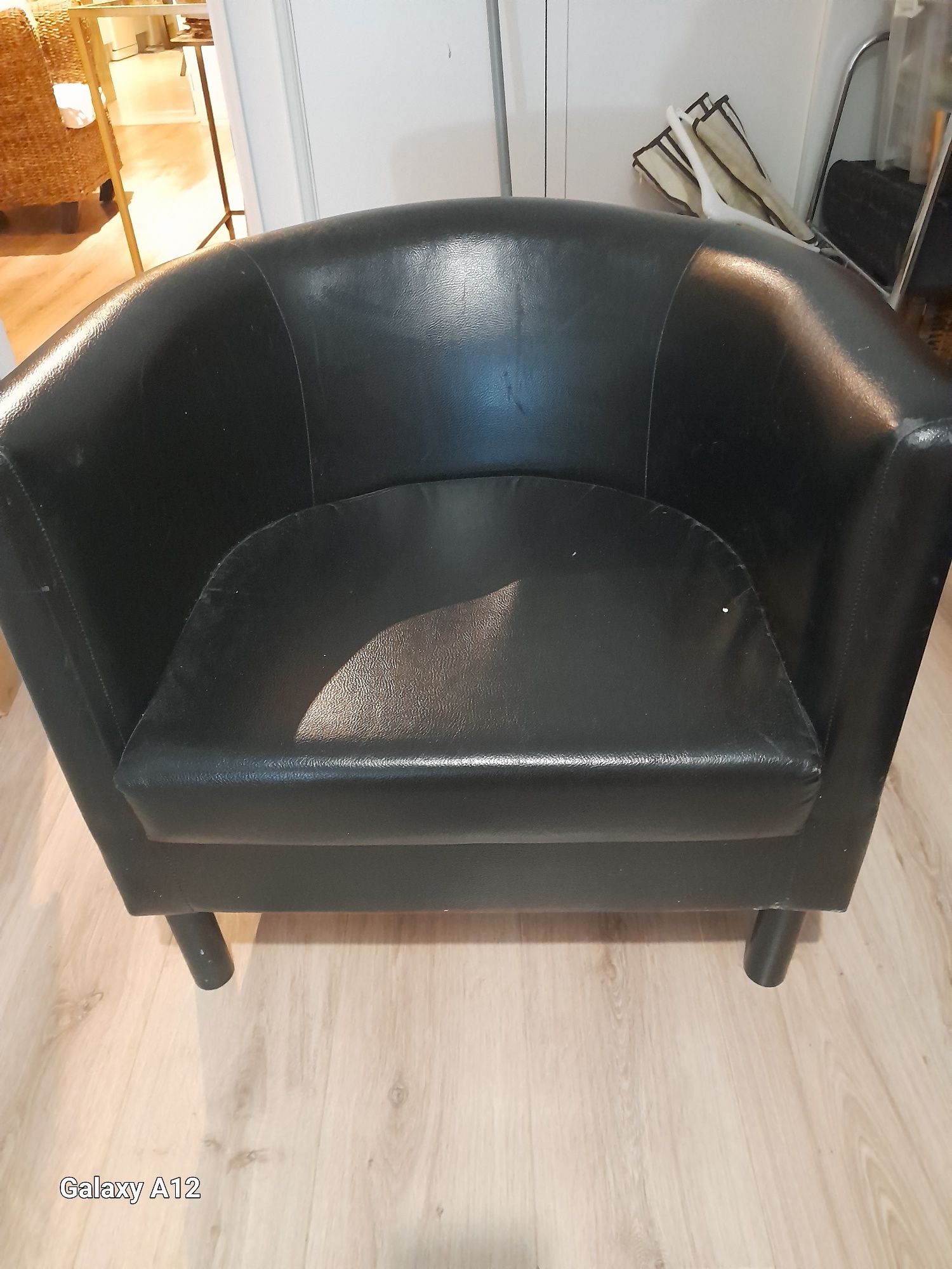 Sofá de quarto preto 30 euros