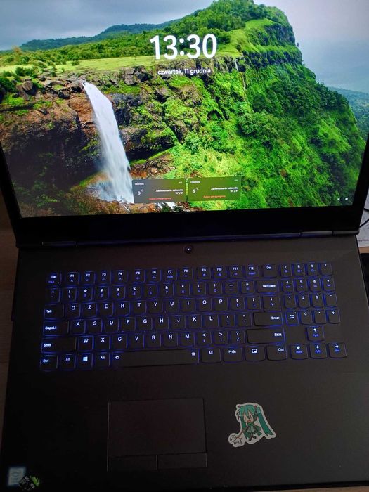 Lenovo Legion Y740-17 i7-9750H/16GB/256 RTX2060/144Hz