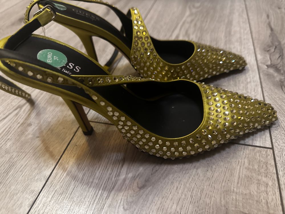 Туфлі Guess, 37 розмір