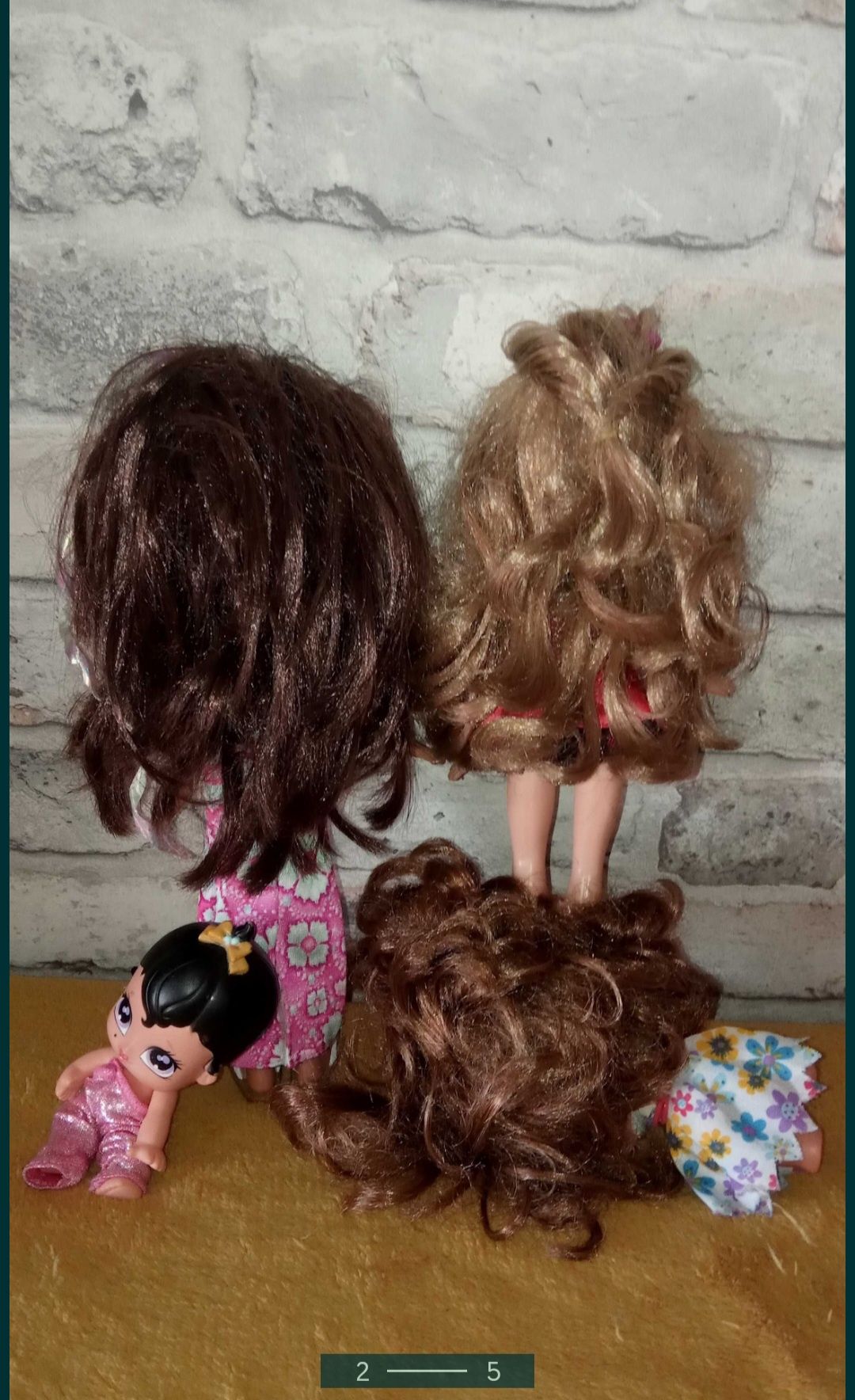 Bratz zestaw 4 oryginalnych lalek w ubrankach