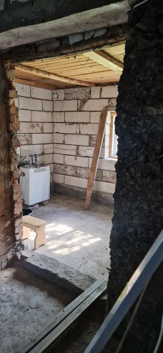 Продаж будинка з великою ділянкою