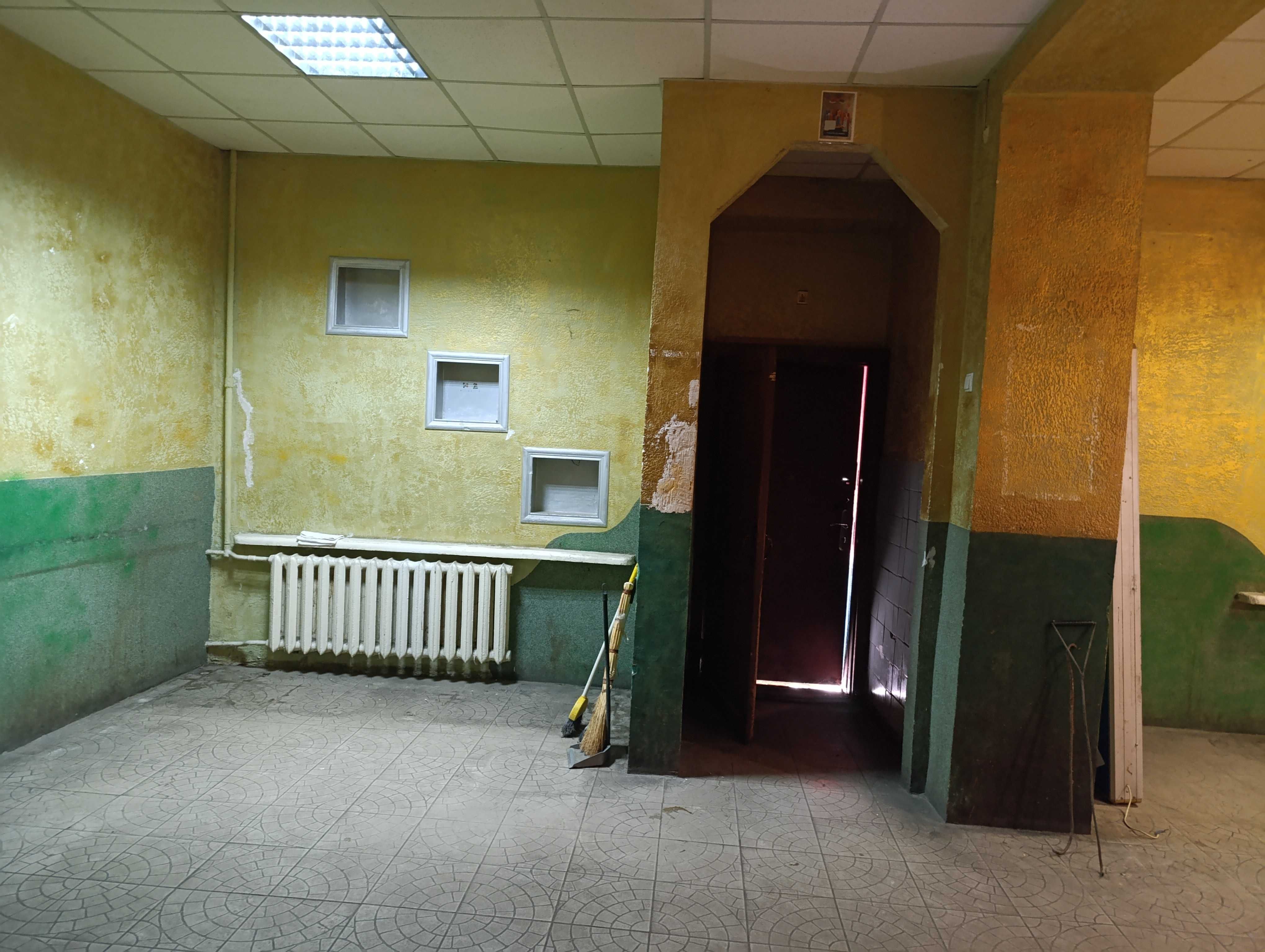 Фасад 45+45=90 м2 торгівлю сервіс 4 вхідні групи Глушка Шевченківський