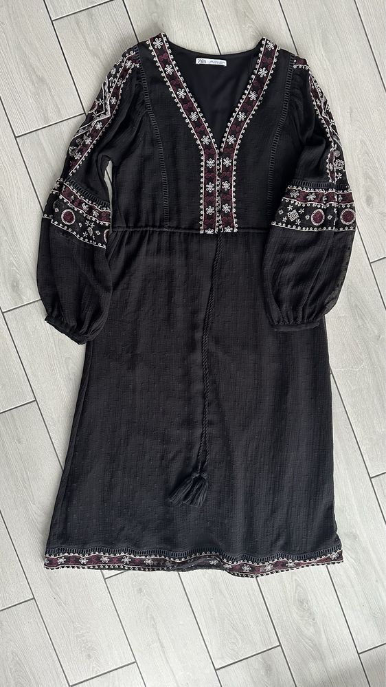 Вишите плаття сукня zara