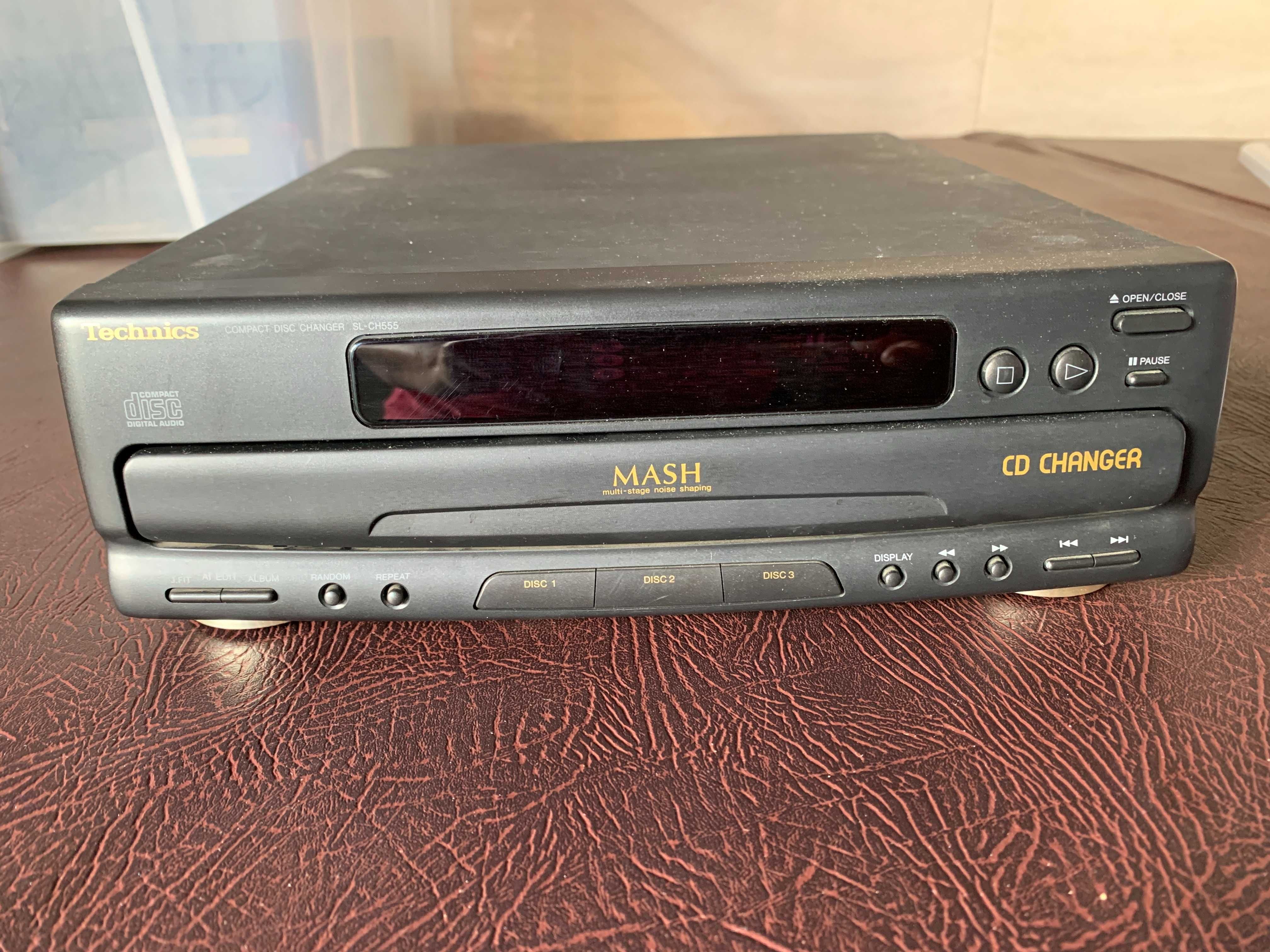 CD, Cassetes, Radio e Amplificador Technics  e 2 Colunas SC-CH655