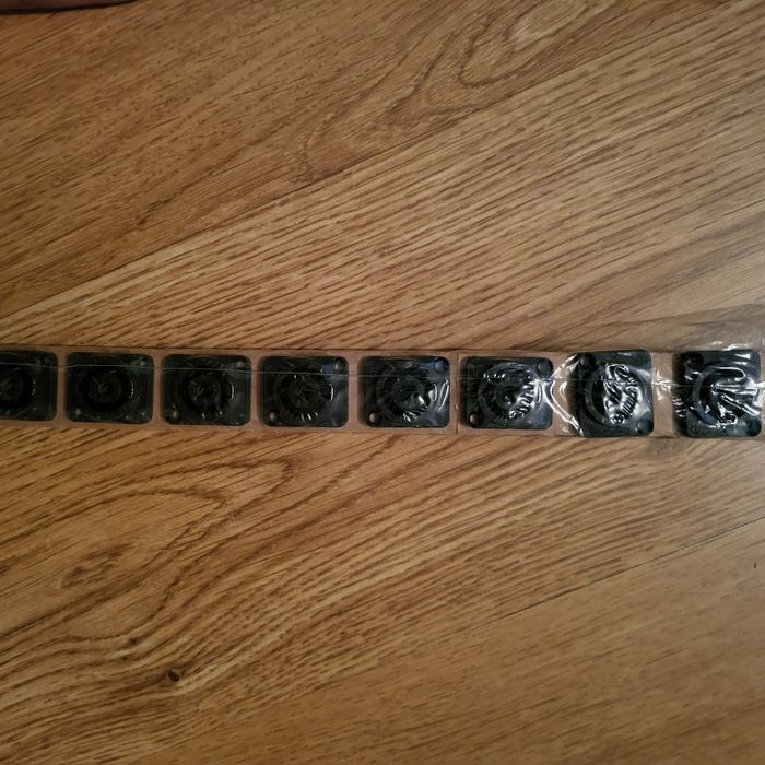 2 Eminence ASD1001 PRO. Conector de cabo speakon