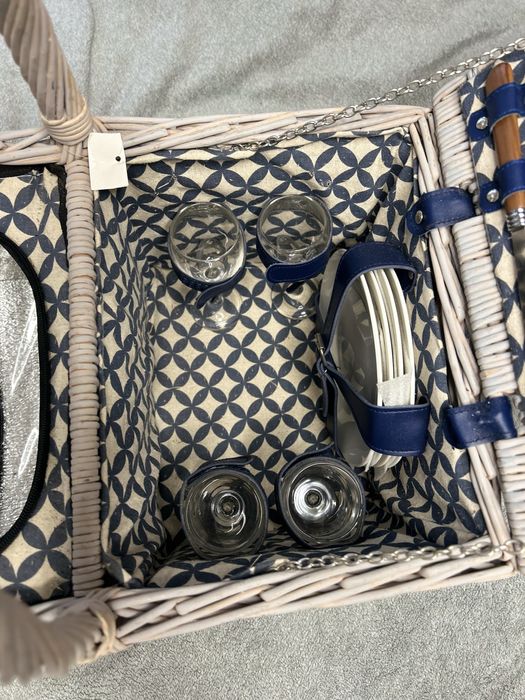 Piękny Kosz Piknikowy