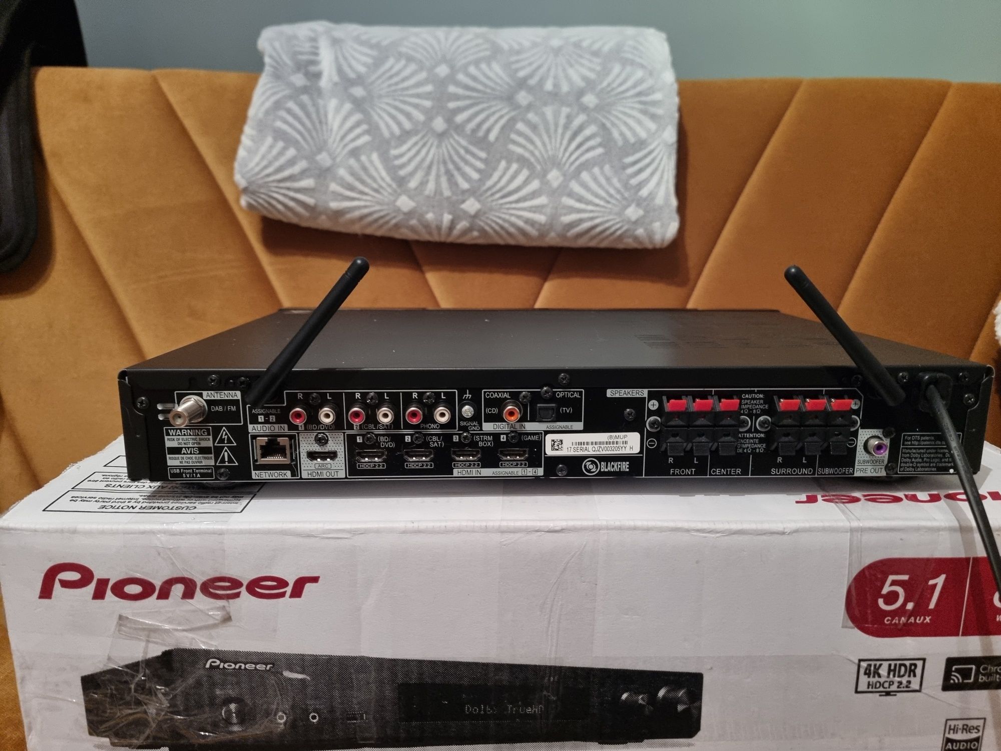 Amplituner  5.1 Pioneer VSX 520 D oraz DVD V 420V( kino domowe )