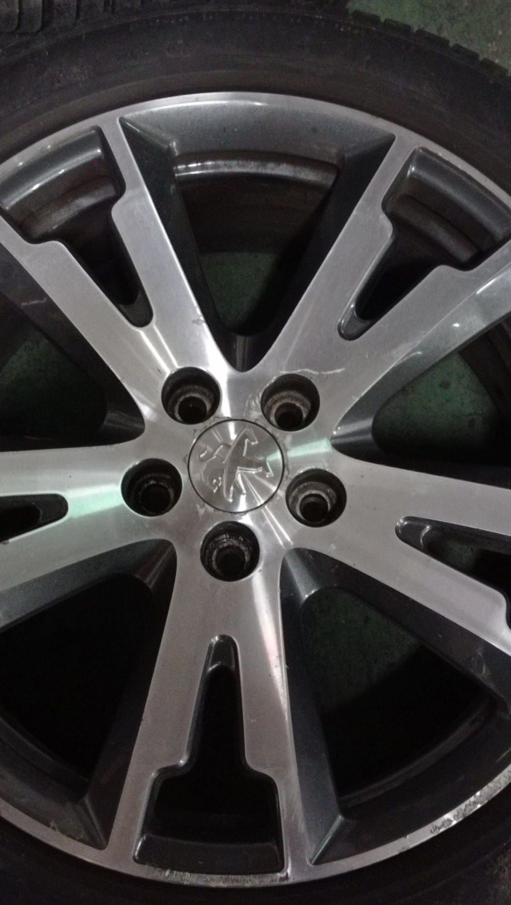 Jantes 18 de Peugeot RXH com pneus