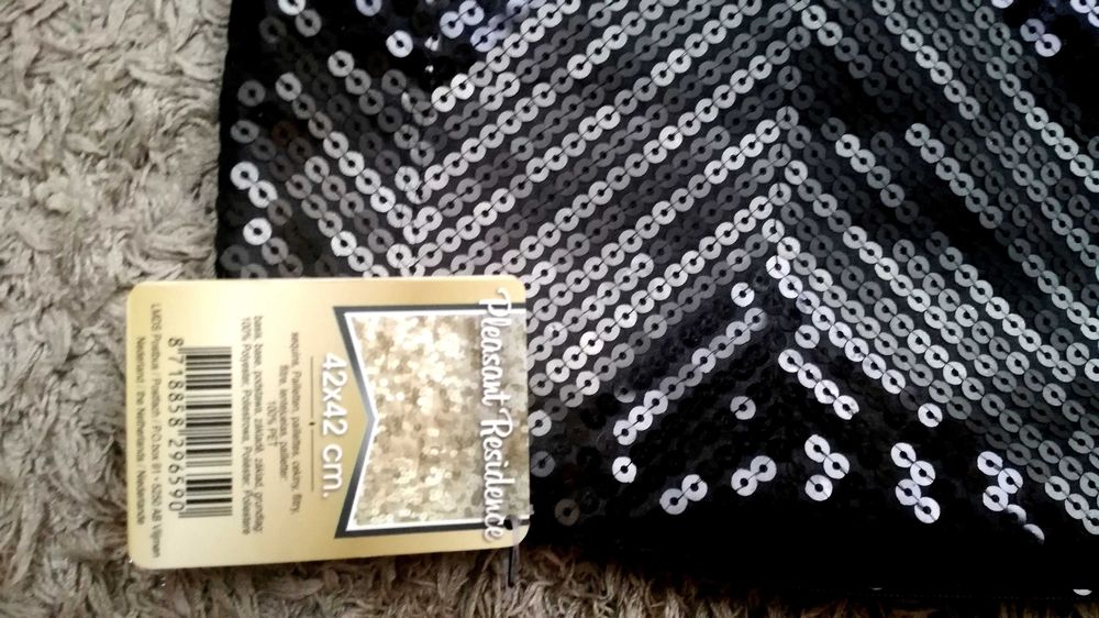 Na prezent poszewka na poduszkę z cekinami