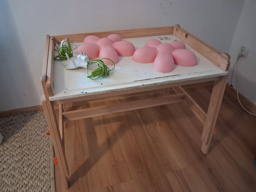 Biurko dla dziecka + Krzesło obrotowe + Lampki kwiatki