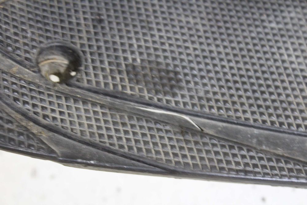 Yamaha aerox 50 plastik podłoga
