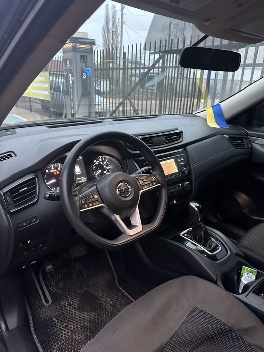 Продам чудовий Нисан Рог 2017