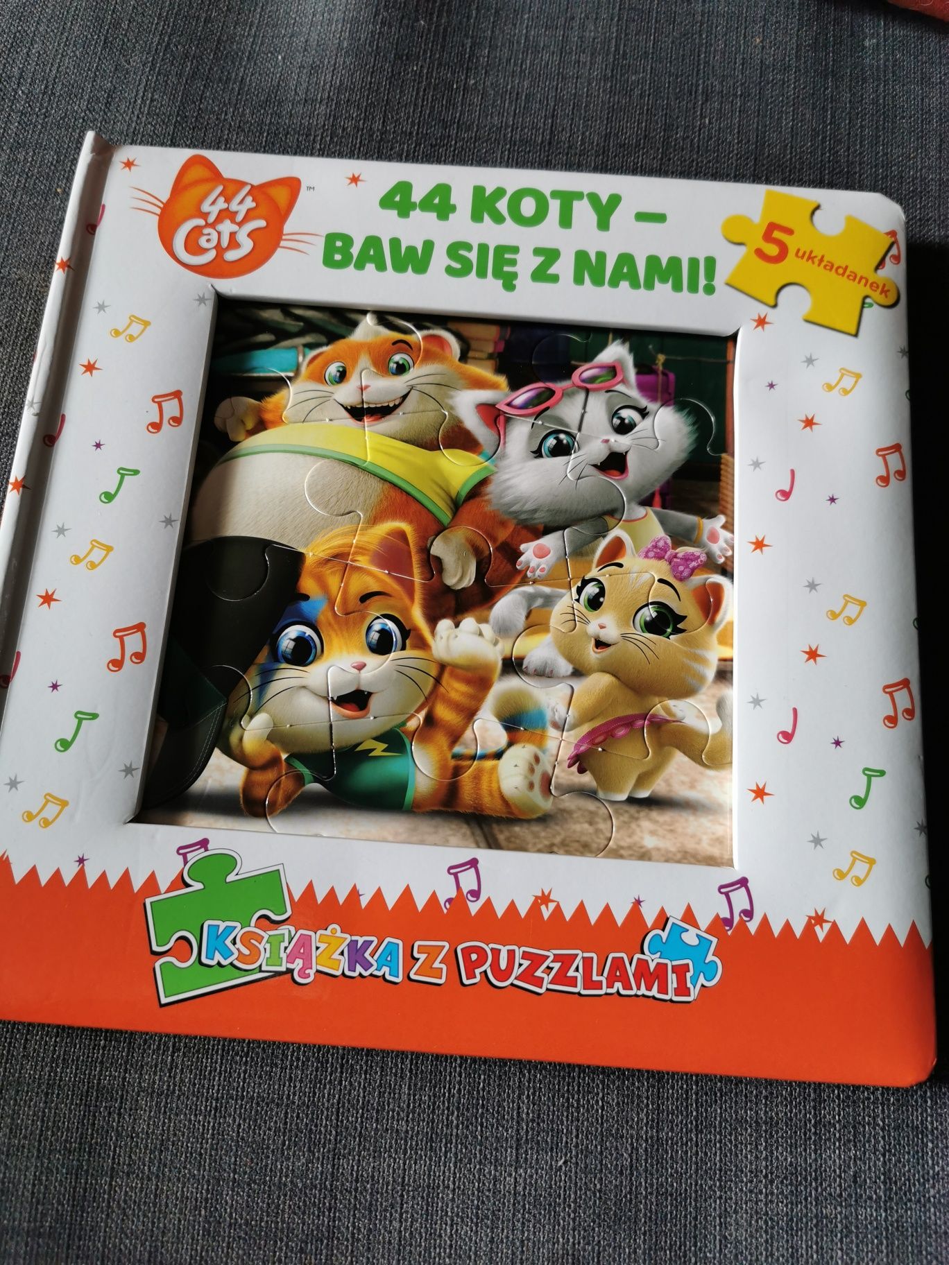 Książka z puzzlami 44 Cats