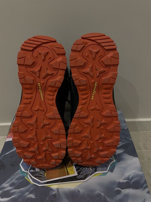 Трекінгові вологостійкі черевики elbrus eravica mid wp