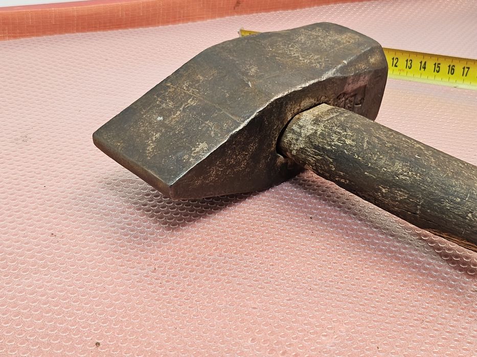 Stary młot rozłupak RMKb-4