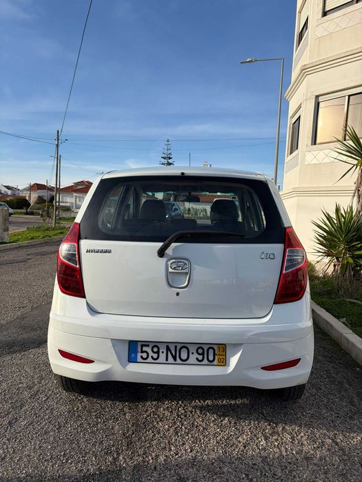 Vendo yunday i10. Um dono. Sempre em garagem.