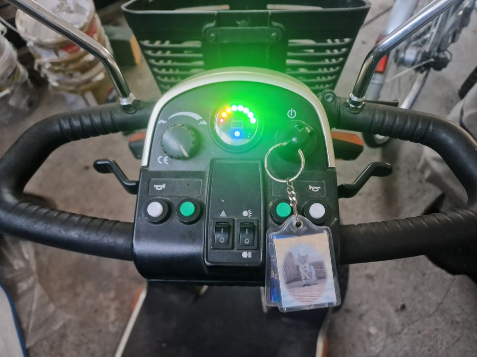 Wózek inwalidzki elektryczny