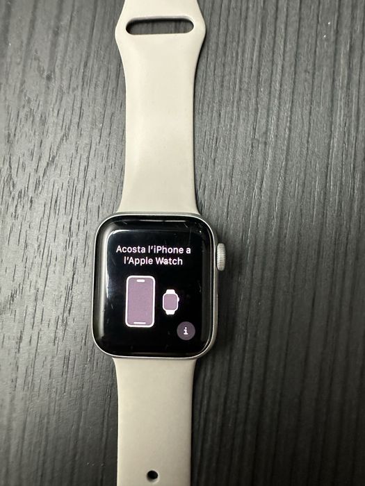 Продаю Apple Watch SE 1