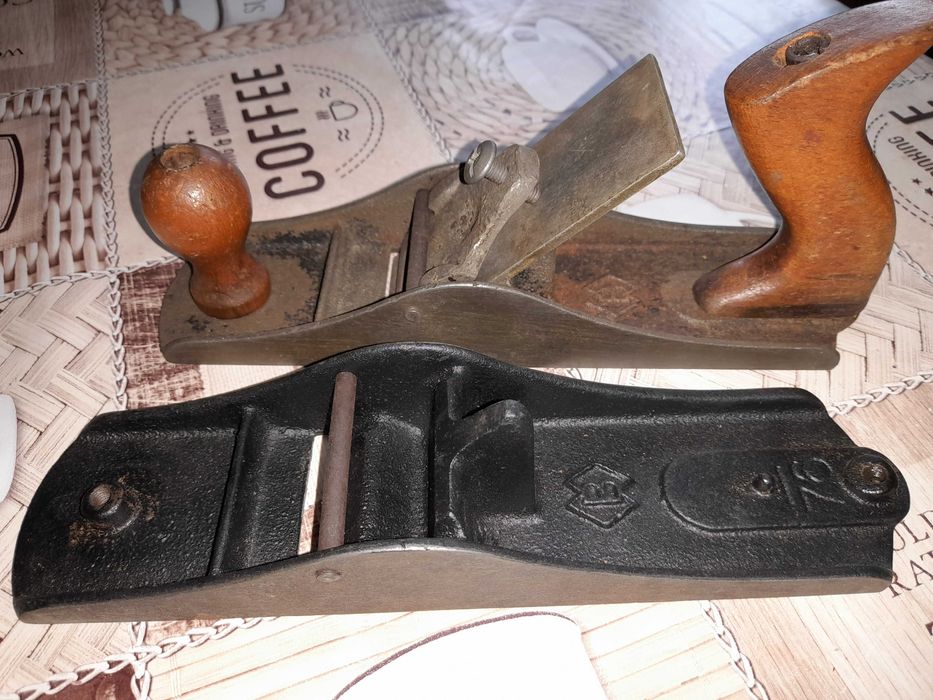 Продам шерхебель - рубанок с прямым ножом для грубых работ.